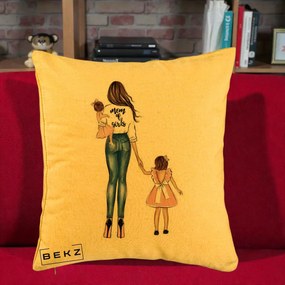 Cadou pentru Mama - Perna Personalizata Mom of Girls Mama cu Fetele, 40x40 cm, Galben, Husa Detasabila, Perna Inclusa, BEKZ®