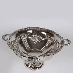 Bol de servire oval din alamă lucrată manual, argintiu, pe picior, cu două mânere și struguri în relief, fructieră și centru de masă, 19,5 x 41 x 33