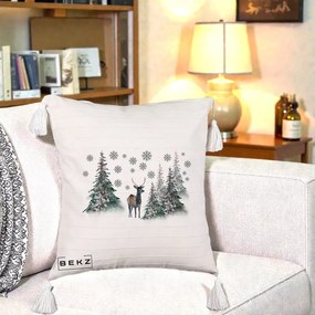 Perna Decorativa Ren in Padure Inzapezita, 40x40 cm, Bej cu Franjuri, Husa Detasabila, Perna Inclusa, BEKZ®
