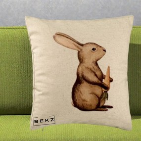 Perna Decorativa Iepuras Acuarela cu Morcov, 40x40 cm, Bej, Husa Detasabila, Perna Inclusa, BEKZ®