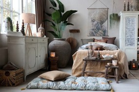 Dulap din lemn de pin si MDF, cu aspect vintage