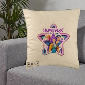 Perna Personalizata K-pop HUNTRX Trio Stea cu Pisica, 40x40 cm, Bej, Husa Detasabila, Perna Inclusa, BEKZ®