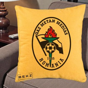 Perna Personalizata Gaz Metan Medias 1945 Fotbal, 40x40 cm, Galben, Husa Detasabila, Perna Inclusa, BEKZ®