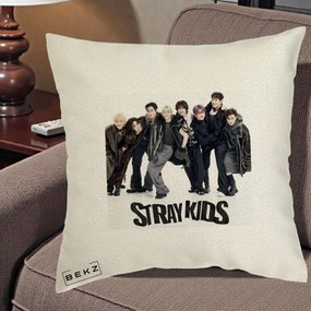 Perna Personalizata K-pop Stray Kids Outfit Negru, 40x40 cm, Ecru, Husa Detasabila, Perna Inclusa, BEKZ®