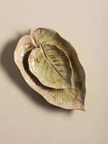 Set 2 farfurii decorative din ceramică artizanală natur și verde, formă de frunză, 2 × 27 × 17 cm, „Nuance"