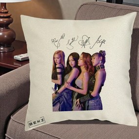 Perna Personalizata K-pop BLACKPINK Fotografie Grup Autografe Deasupra, 40x40 cm, Ecru, Husa Detasabila, Perna Inclusa, BEKZ®