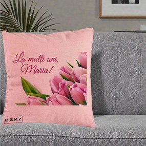 Cadou de Onomastica - Perna Personalizata La Multi Ani Maria Lalele, 40x40 cm, Roz, Husa Detasabila, Perna Inclusa, BEKZ®