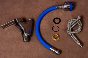 Baterie bucatarie ,TRENDY S, pipa flexibila albastra , perlator doua functii