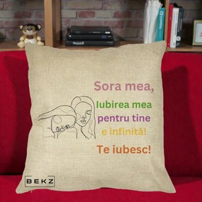 Cadou pentru Sora - Perna Personalizata Sora Mea Te Iubesc Line Art Fete Colorate Brate Ridicate, 40x40 cm, Crem, Husa Detasabila, Perna Inclusa, BEKZ®