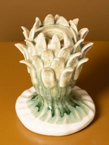 Sfeșnic din ceramică artizanală sculptat în formă de anghinare, natur-verde, finisaj patinat, 14,5×11 cm, „Nuance"