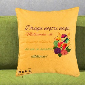 Perna Personalizata Dragii Nostri Nasi Multumim cu Flori Multicolore Colorat, 40x40 cm, Galben, Husa Detasabila, Perna Inclusa, BEKZ®