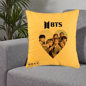 Perna Personalizata K-pop BTS Grup Fotografie in Inima, 40x40 cm, Galben, Husa Detasabila, Perna Inclusa, BEKZ®