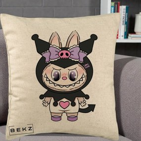 Perna Personalizata Labubu x Kuromi, 40x40 cm, Bej, Husa Detasabila, Perna Inclusa, BEKZ®