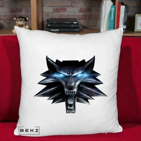 Perna Decorativa The Witcher Wolf Head, 40x40 cm, Alb Pufos, Husa Detasabila, Perna Inclusa, BEKZ®