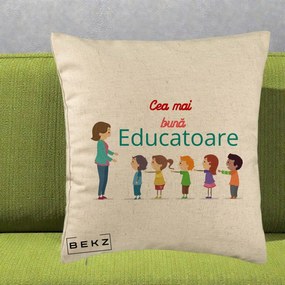 Cadou pentru Educatoare - Perna Personalizata Cea mai Buna Educatoare cu Ilustratie Copii si Educatoare, 40x40 cm, Bej, Husa Detasabila, Perna Inclusa, BEKZ®