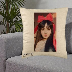 Perna Personalizata K-pop BLACKPINK Rose cu Funda Rosie, 40x40 cm, Bej, Husa Detasabila, Perna Inclusa, BEKZ®