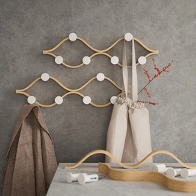 Cuier de perete în culoare naturală din lemn de arbore de cauciuc Montage – Umbra