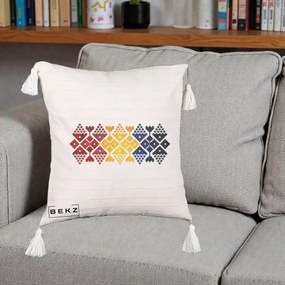 Perna Personalizata Motiv Tricolor Romanesc Broderie, 40x40 cm, Bej cu Franjuri, Husa Detasabila, Perna Inclusa, BEKZ®