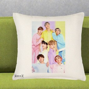 Perna Personalizata K-pop BTS Foto Grup Pastel Colorat cu 7 Membrii, 40x40 cm, Crem Reliefat, Husa Detasabila, Perna Inclusa, BEKZ®