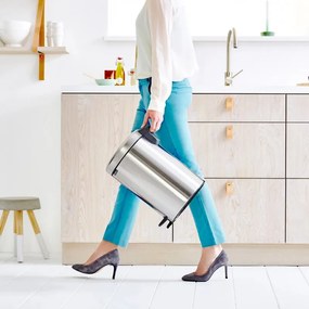 Cos de gunoi cu pedala Brabantia NewIcon 649031, 12 L, Inchidere lina, Baza antiderapanta, Rezistent la amprente, Inox