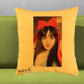 Perna Personalizata K-pop BLACKPINK Rose cu Funda Rosie, 40x40 cm, Galben, Husa Detasabila, Perna Inclusa, BEKZ®