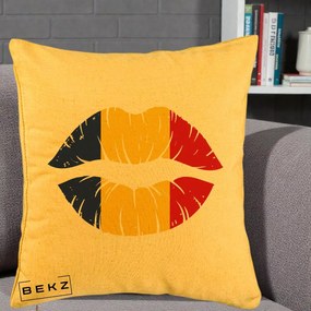 Perna Personalizata Buze Tricolor Romania, 40x40 cm, Galben, Husa Detasabila, Perna Inclusa, BEKZ®