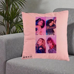 Perna Personalizata K-pop BLACKPINK Poster Colaj 4 Membre Violet Roz, 40x40 cm, Roz, Husa Detasabila, Perna Inclusa, BEKZ®
