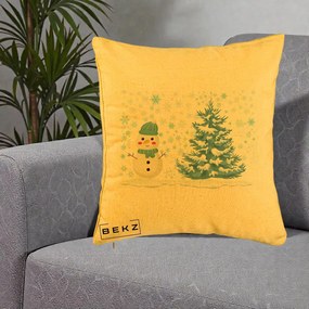 Perna Decorativa Om de Zapada si Brad Craciun, 40x40 cm, Galben, Husa Detasabila, Perna Inclusa, BEKZ®