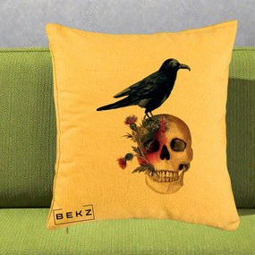 Perna Decorativa Craniu cu Corb si Flori Gothic, 40x40 cm, Galben, Husa Detasabila, Perna Inclusa, BEKZ®