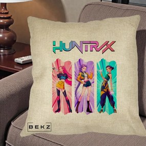 Perna Personalizata K-pop HUNTRX Trio cu Pisica in Benzi, 40x40 cm, Crem, Husa Detasabila, Perna Inclusa, BEKZ®
