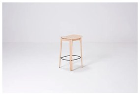 Scaun de bar în culoare naturală din lemn de stejar (înălțime șezut 65 cm) Nora – Gazzda