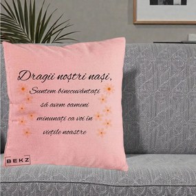 Cadou pentru Nasi - Perna Personalizata Dragii Nostri Nasi Suntem Binecuvantati cu Floricele, 40x40 cm, Roz, Husa Detasabila, Perna Inclusa, BEKZ®