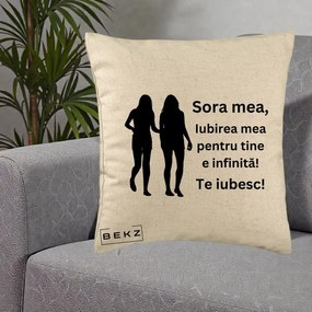 Cadou pentru Sora - Perna Personalizata Sora Mea Te Iubesc Siluete Negre Tinand Maini, 40x40 cm, Bej, Husa Detasabila, Perna Inclusa, BEKZ®