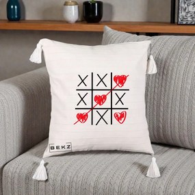 Cadou Romantic - Perna Personalizata Love Joc X si Inima cu Castigator Iubire, 40x40 cm, Bej cu Franjuri, Husa Detasabila, Perna Inclusa, BEKZ®