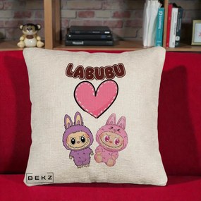 Perna Personalizata Labubu Cuplu Inima, 40x40 cm, Bej Canapea, Husa Detasabila, Perna Inclusa, BEKZ®