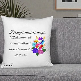 Cadou pentru Nasi - Perna Personalizata Dragii Nostri Nasi Multumim cu Flori Multicolore, 40x40 cm, Alb Pufos, Husa Detasabila, Perna Inclusa, BEKZ®