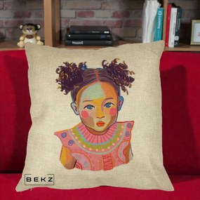 Perna Decorativa Fetita Vesela Portret Colorat, 40x40 cm, Crem, Husa Detasabila, Perna Inclusa, BEKZ®
