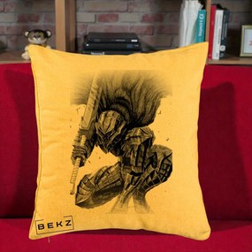 Perna Personalizata Berserk Guts Armor of Darkness Manga, 40x40 cm, Galben, Husa Detasabila, Perna Inclusa, BEKZ®