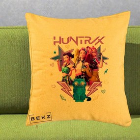 Perna Personalizata K-pop HUNTRX Trio 3D cu Pisica Fulgere, 40x40 cm, Galben, Husa Detasabila, Perna Inclusa, BEKZ®