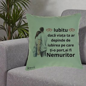 Cadou pentru Iubita - Perna Personalizata Iubitu Nemuritor cu Cuplu Acuarela si Inimi Rosii, 40x40 cm, Verde, Husa Detasabila, Perna Inclusa, BEKZ®