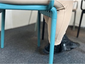 Scaun din plastic TREGO cu brate, albastru