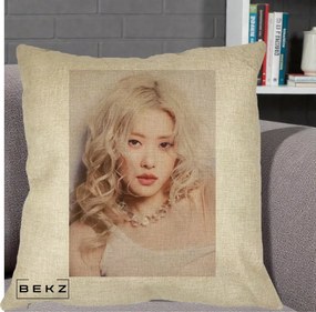 Perna Personalizata K-pop BLACKPINK Rose, 40x40 cm, Crem, Husa Detasabila, Perna Inclusa, BEKZ®