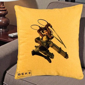 Perna Personalizata Attack on Titan Eren Yeager Lupta, 40x40 cm, Galben, Husa Detasabila, Perna Inclusa, BEKZ®