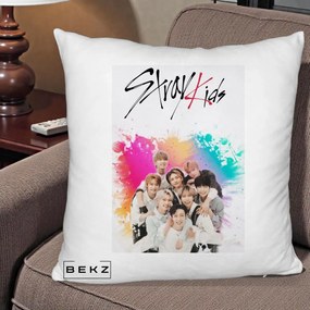 Perna Personalizata K-pop Stray Kids cu Splash Multicolor, 40x40 cm, Alb Pufos, Husa Detasabila, Perna Inclusa, BEKZ®