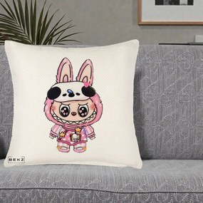 Perna Personalizata Labubu Panda-Bunny Roz, 40x40 cm, Crem Reliefat, Husa Detasabila, Perna Inclusa, BEKZ®