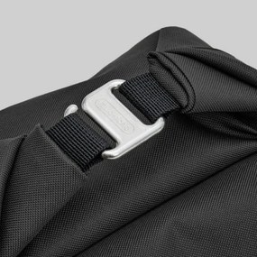 Geanta termoizolanta pentru pranz Black+Blum LBB018, 6,7 L, 33,5 x 15,5 x 31 cm, Impermeabila, Inchidere rulata, Maner transport, Fara BPA, Negru