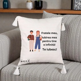 Cadou pentru Frate - Perna Personalizata Fratele Meu Te Iubesc Elevi Ilustratie Colorata, 40x40 cm, Bej cu Franjuri, Husa Detasabila, Perna Inclusa, BEKZ®