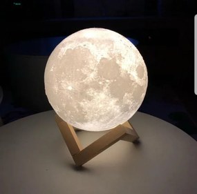 Lampă cu LED în designul Lunii Luna
