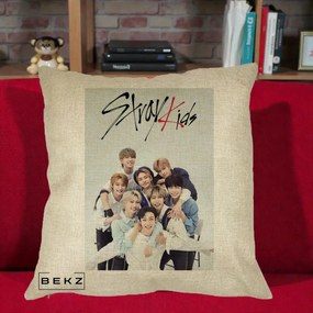 Perna Personalizata K-pop Stray Kids cu Foto Grup Alb-Albastru, 40x40 cm, Crem, Husa Detasabila, Perna Inclusa, BEKZ®