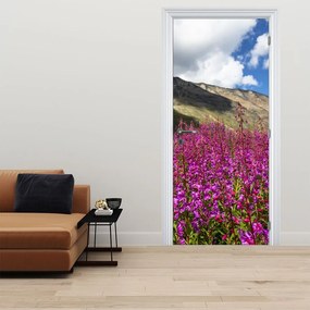 Fototapet pentru ușă - Peisaj de luncă de munte (95x205cm)